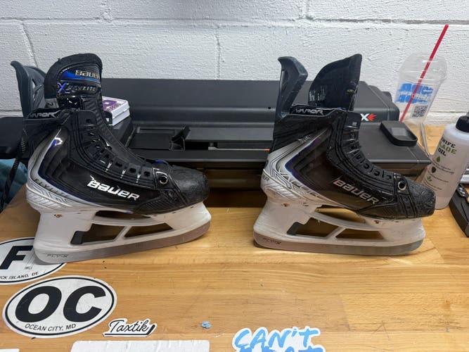 2025 Bauer Vapor Flylite Hockey Skates Extra Wide Width Size 2 (Used)