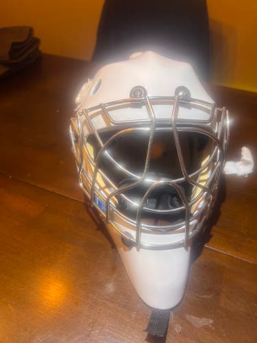 Junior Medium Goalie Mask (Used)