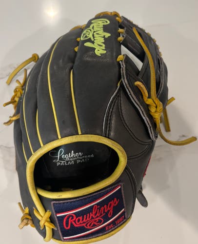2024 Rawlings Heart of the Hide RH Outfield Baseball Glove 12.75" (Lightly Used)