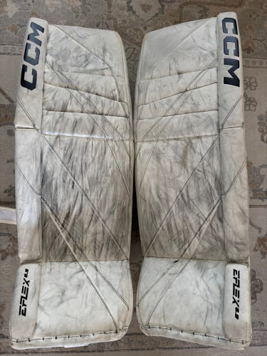 34" CCM EFlex 6.9 Goalie Leg Pads (Used)