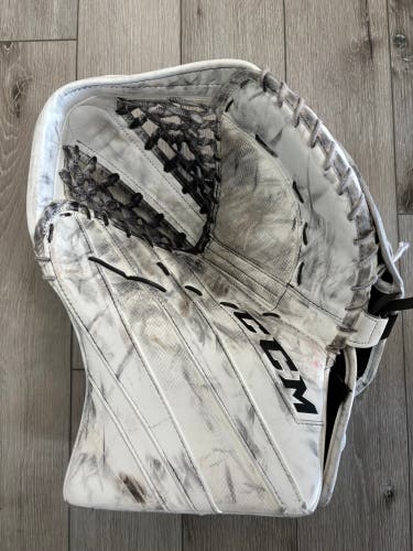 CCM Extreme Flex 5.9 Regular (Used)