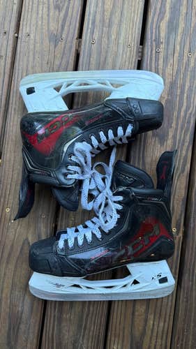 Black 2025 CCM JetSpeed FT890 Hockey Skates Regular Width 8.5 (Used)