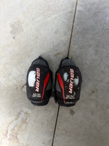 Junior Medium Bauer Lil Sport Elbow Pads (Used)