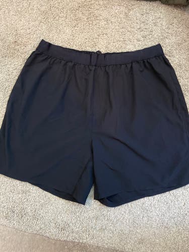 Black XL Peloton Output 6” Lined Climb Shorts