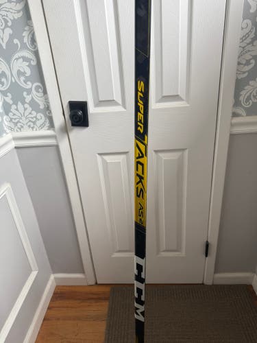 Senior CCM Super Tacks AS2 Pro Right Handed Hockey Stick 85 Flex (Used)