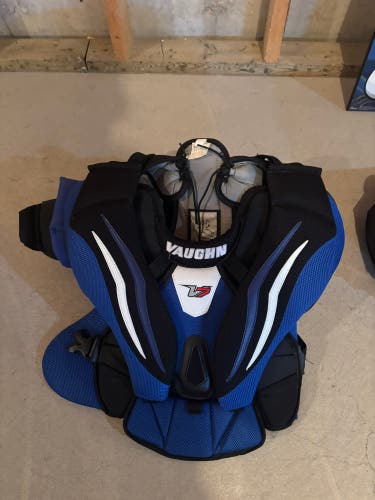 Vaughn Velocity V7 Goalie Chest Protector (Used)