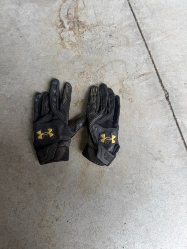 Small Under Armour Batting Gloves (Used)