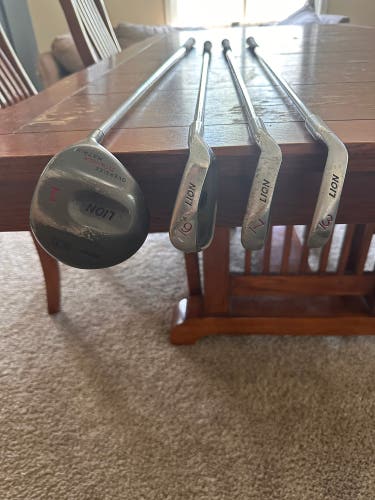 Women's lions Right Handed Iron Set Ladies Flex (Used)