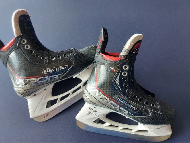 Bauer Vapor 3X Hockey Skates Size 4 (Used)