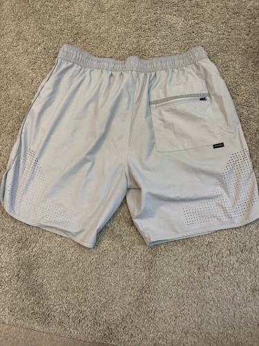 Legends Luka shorts Men’s XL