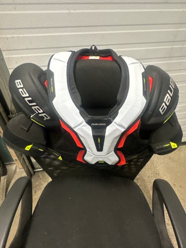 Men's Large Senior Bauer Vapor Xltx Pro + Shoulder Pads (Used)