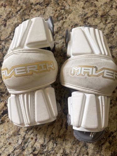 Small Adult Maverik Max Arm Pads (Used)