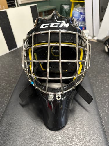 Junior CCM Axis 1.5 Goalie Mask (Used)