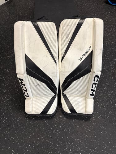 24" CCM YTFLEX 3 Goalie Leg Pads (Used)