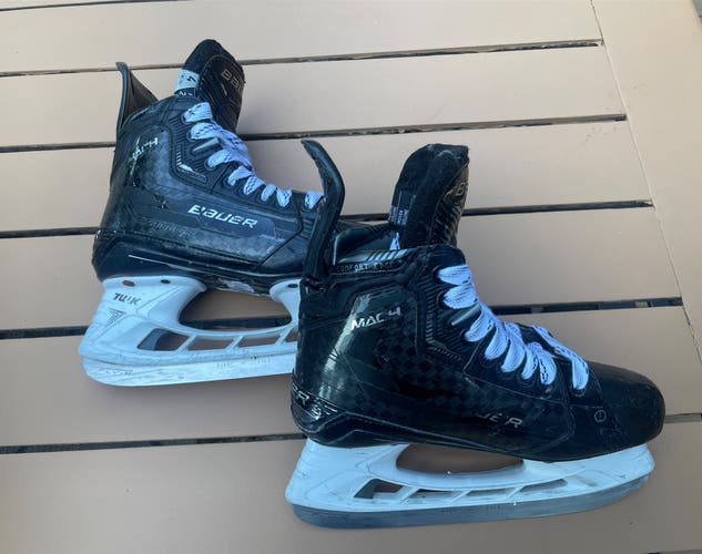 2022 Bauer Supreme Mach Hockey Skates Regular Width Size 4 Fit 2 (Used)