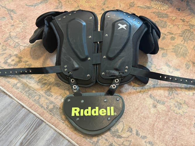 Medium Youth Xenith Flyte Shoulder Pads (Used)