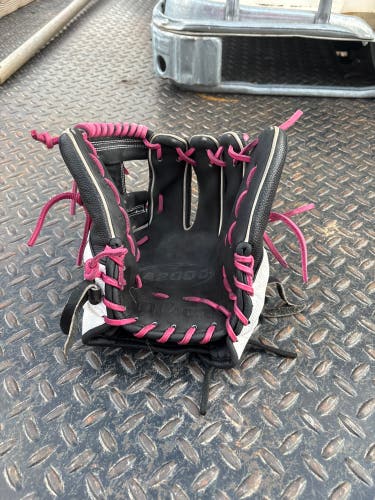Wilson A2000 RH Baseball Glove 11.5" (Used)