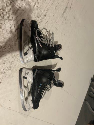2024 Bauer Supreme Shadow Hockey Skates Wide Width 8 (Used) With Fly TI blades