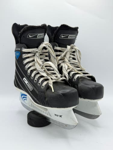 Black Bauer Supreme Select Hockey Skates Regular Width Size 4