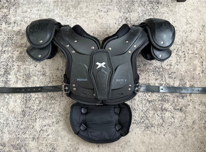 Medium Youth Xenith Flyte Shoulder Pads (Used)