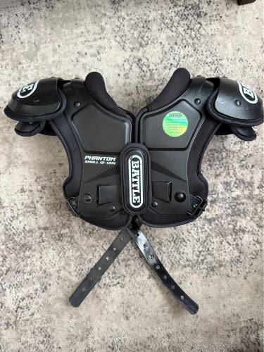 Small Youth Battle Phantom Shoulder Pads (Used)
