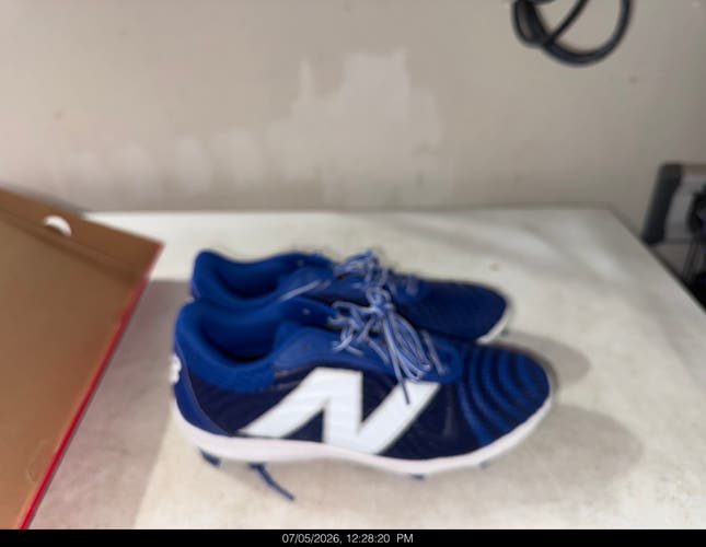 Blue Men's Size M 11.5 (W 12.5) Adult New Balance 4040v7 Low Top Molded Cleats (New)