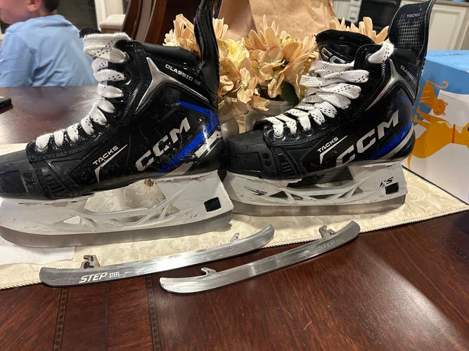 Black 2024 CCM Tacks XF Hockey Skates Regular Width Size 4 (Used)