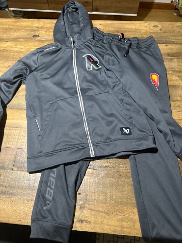 Bauer Gray XL Kids Unisex 
warm up / rink suit   Rockets Hockey Club (Used)