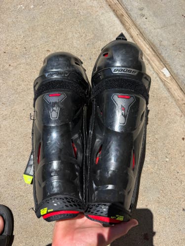 Junior Bauer Vapor 3X 12" Shin Pads (Used)