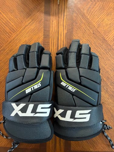 STX Stallion 200 Lacrosse Gloves (Used)