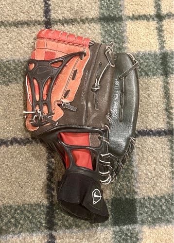 Nike Kaos Web RH Outfield Baseball Glove 11" (Used)