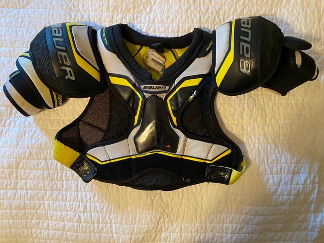 Large Junior Bauer Supreme 2S Pro Shoulder Pads (Used)