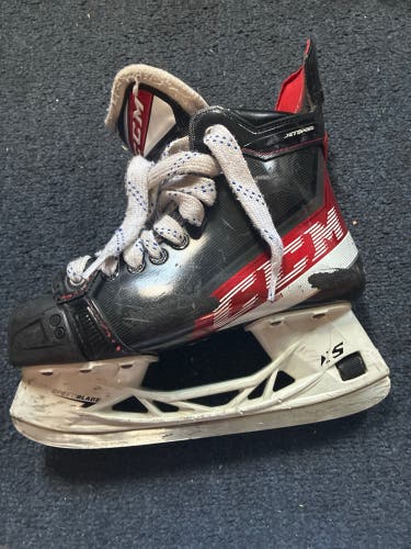 2021 CCM JetSpeed FT4 Hockey Skates Regular Width Size 3.5 (Used)