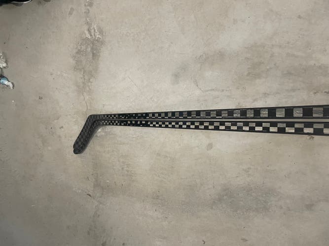 Senior Custom Extra Lite Left Hand Hockey Stick Toe Pattern 85 Flex Pro Stock (New)