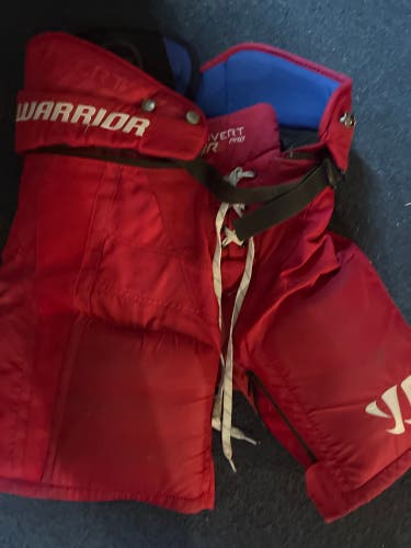 Junior Small Warrior Covert QRE Pro Hockey Pants (Used)