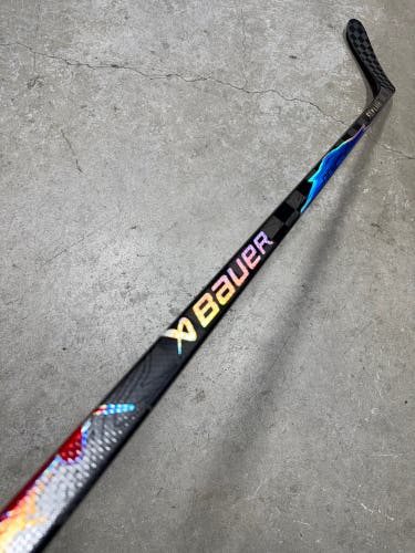 77 Flex P28 Senior Bauer Flylite Left Hand Hockey Stick Pro Stock (New)