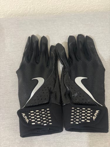 Youth Medium Nike Alpha Batting Gloves (Used)