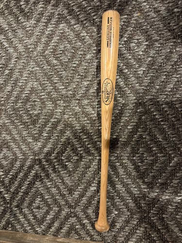 2022 Louisville Slugger Genuine Wood Bat 13.5 oz 26" (Used)