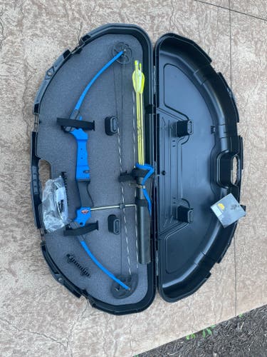Genesis Archery Bow (like new condition)