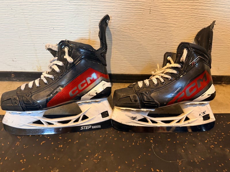 CCM JetSpeed FT680 Hockey Skates Regular Width Size 5.5 (Used)