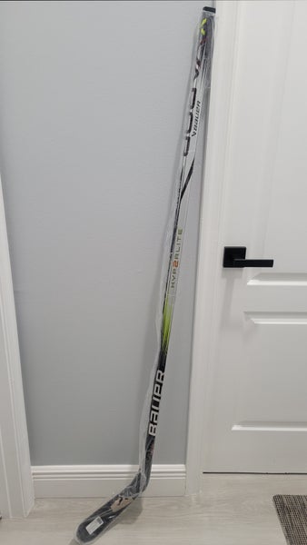 Intermediate Bauer Vapor Hyperlite 2 Right Handed Hockey Stick P92 55 Flex (New)