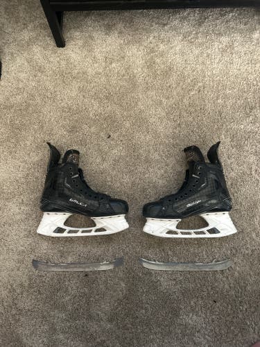 2022 Bauer Supreme Mach Hockey Skates Extra Wide Width Size 6 (Used)