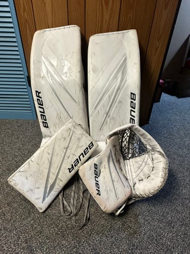 34" Bauer Hyperlite 2 Goalie Full Set