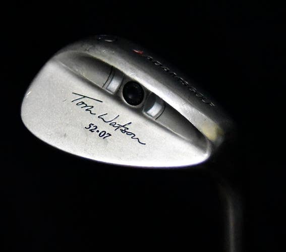 ADAMS GOLF TOM WATSON SIGNATURE SERIES GAP WEDGE LOFT 52, BOUNCE 7, SHAFT 36, RH