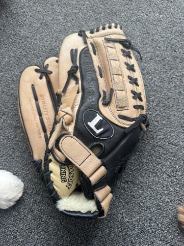 Louisville Slugger Left Hand Baseball Glove 13.5" (Used)