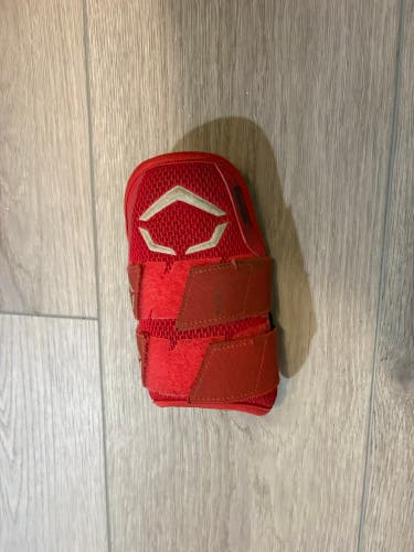 Red Junior EvoShield Elbow Guard Elbow Protection (Used)