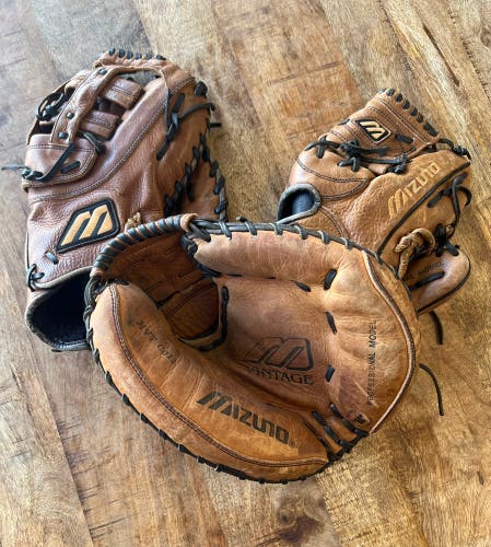 Mizuno Vintage RH Catcher's Baseball Glove 11" (Used)