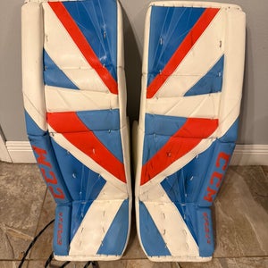 35" 2023 CCM EFlex 5 Goalie Leg Pads (Used)