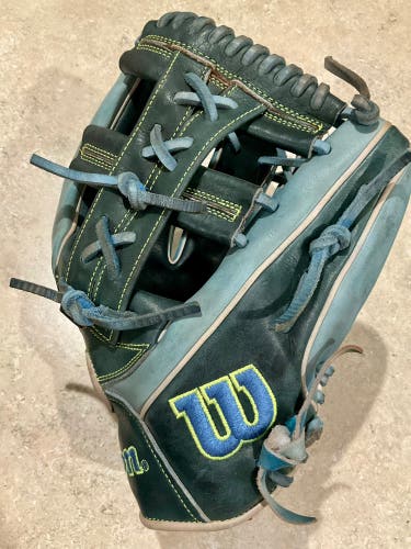 Wilson A2000 1912 RH Baseball Glove 12" (Used)