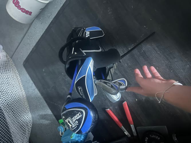 Kids PGA set driver seven iron six pitching/sand, wedge and putter